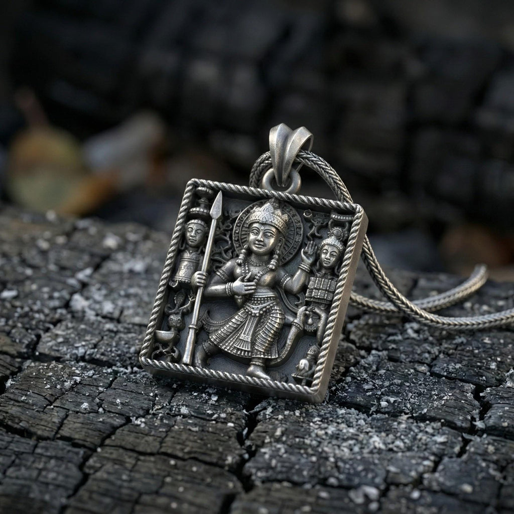 Durga Tanrıçası Kolye Ucu, Oksitlenmiş Gümüş Hindu Takısı