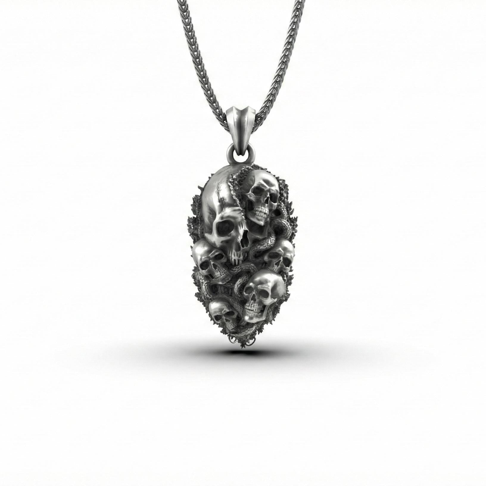 Gotik Kafatası Ve Yılan Temalı Gümüş Kolye