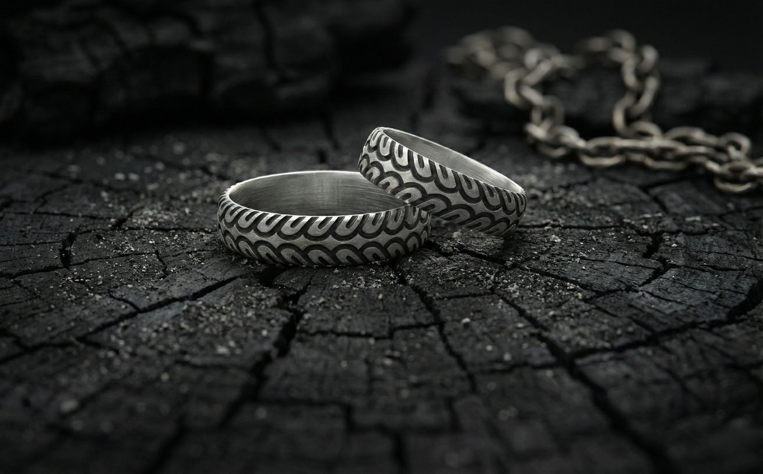 925 Ayar Gümüş Arazi Lastiği Desenli Unisex Yüzük