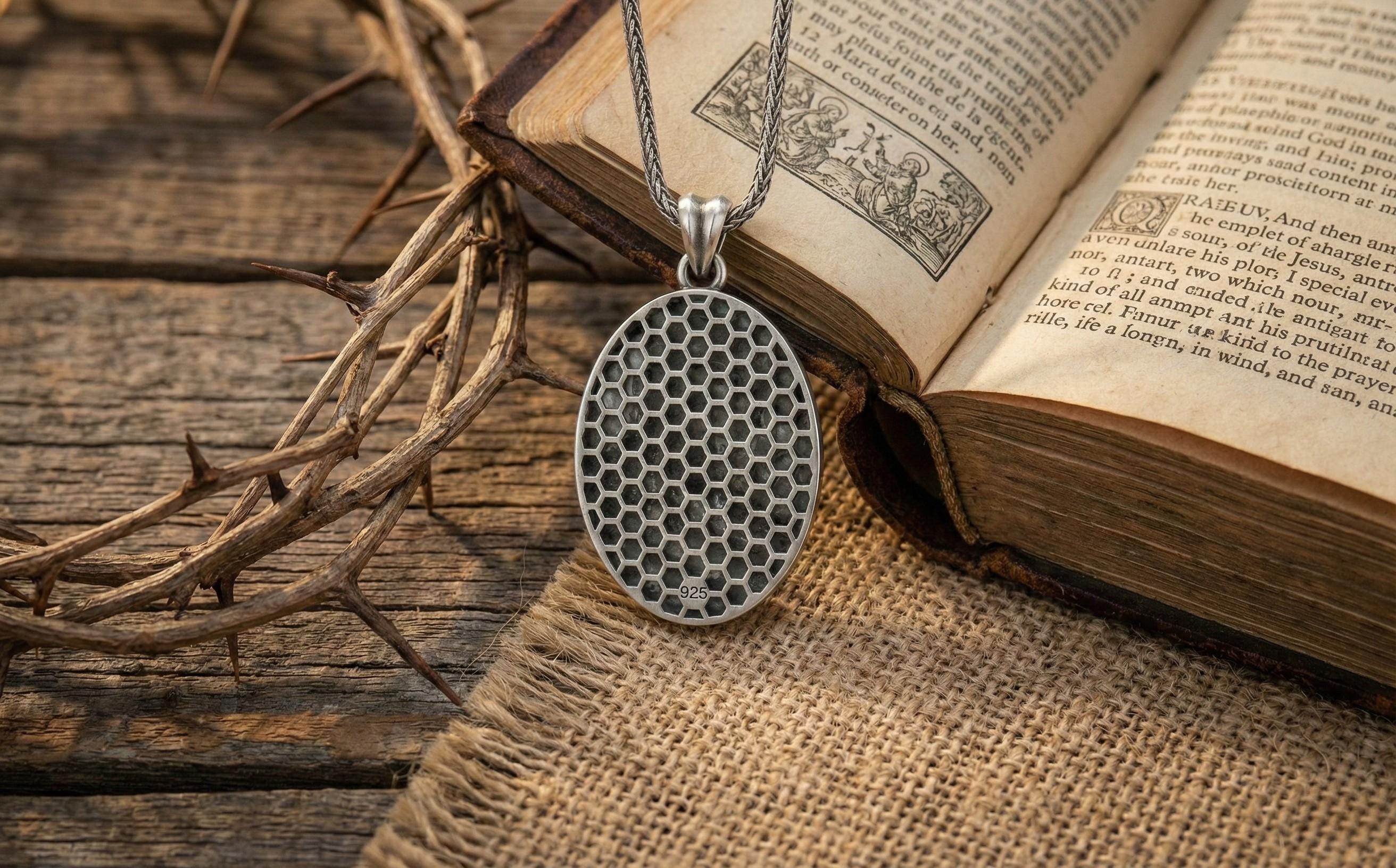 Gümüş İsa Mesih Madalyon Kolye Hristiyan Dini Takı