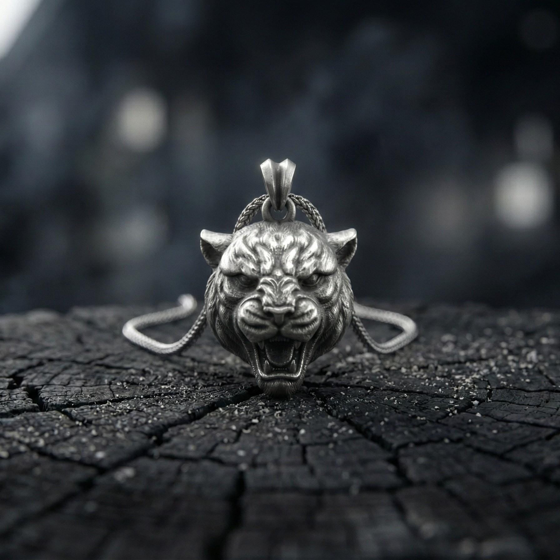 Oksitlenmiş Gümüş Kaplan Başlı Kolye Ucu