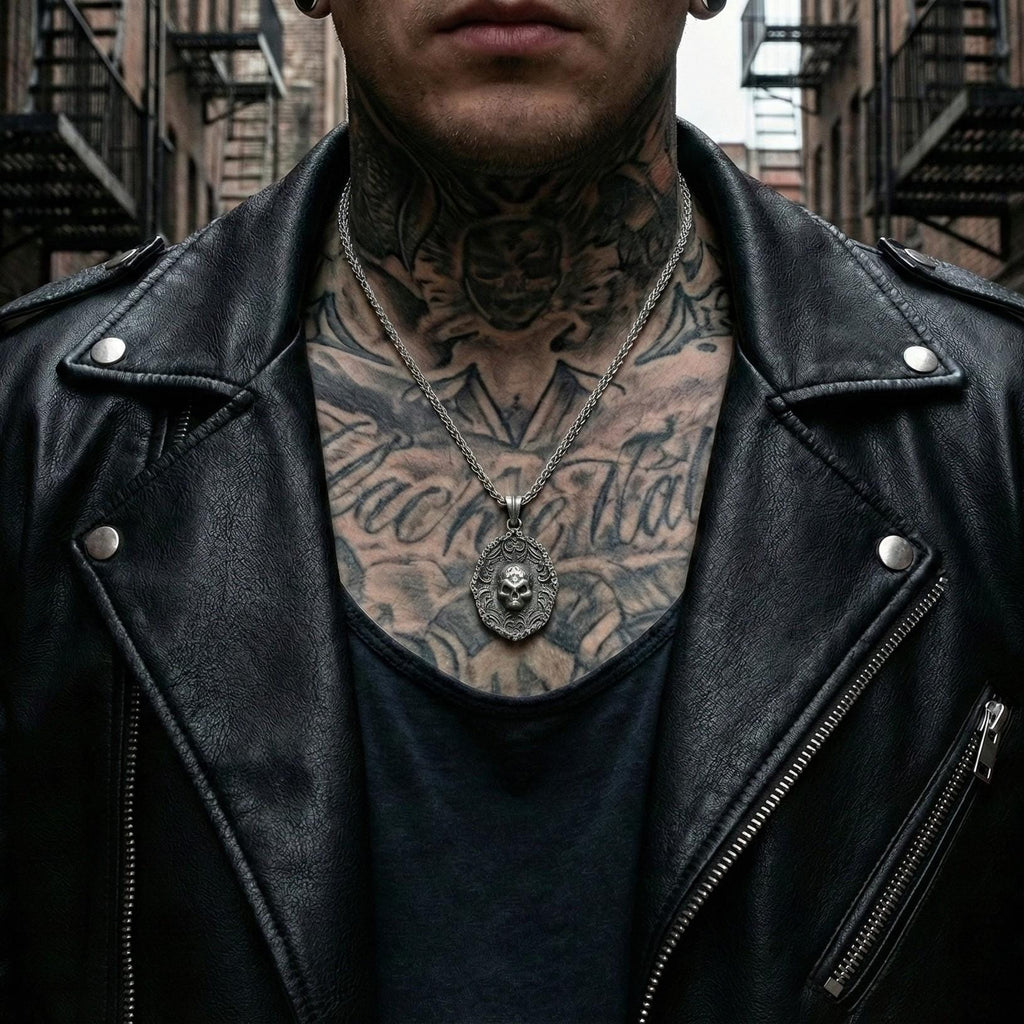 Süslemeli Kafatası Kolye Ucu Oksitlenmiş Gümüş Gotik Tarzı Gösterişli Takı