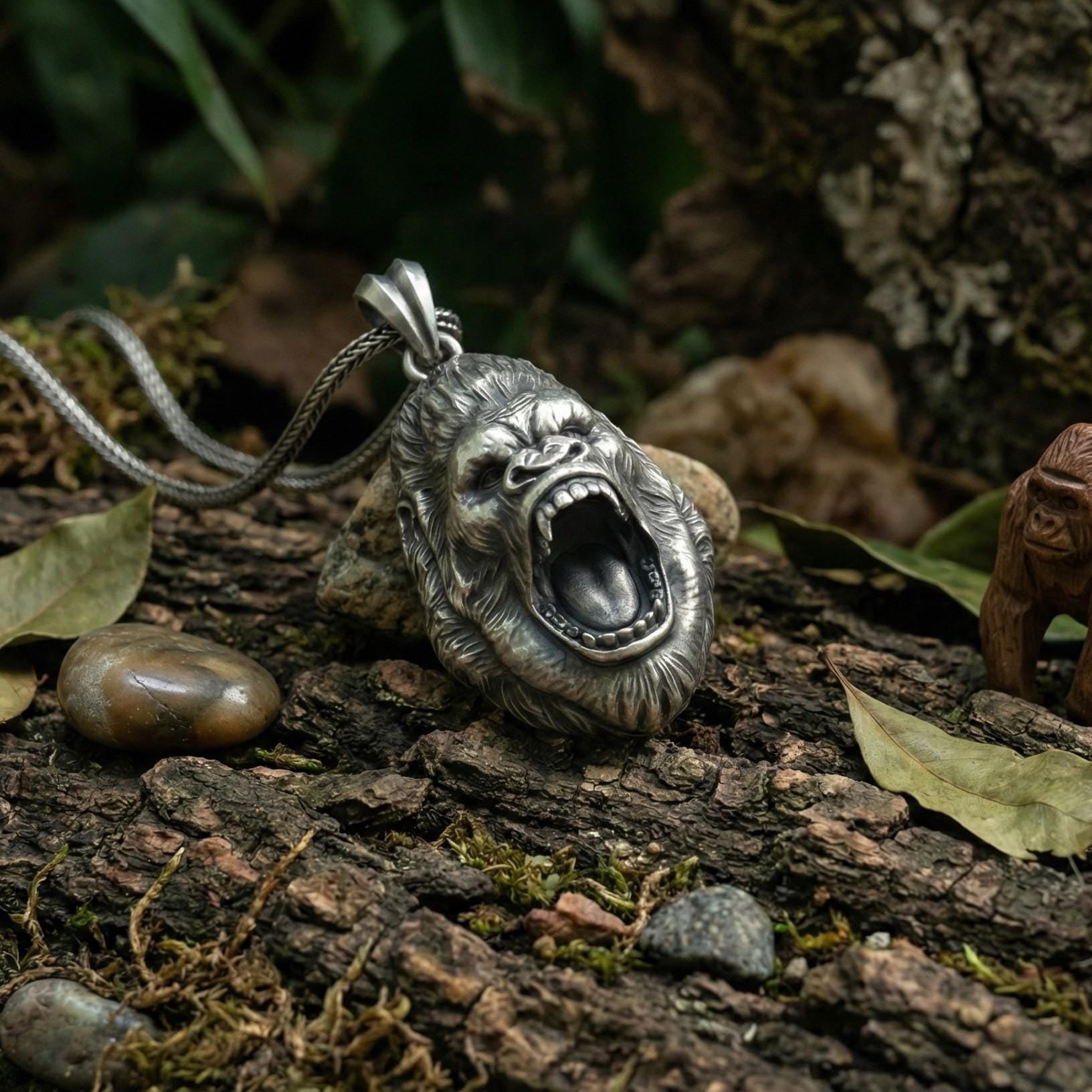 Oksitlenmiş Gümüş Goril Kafası Kolye