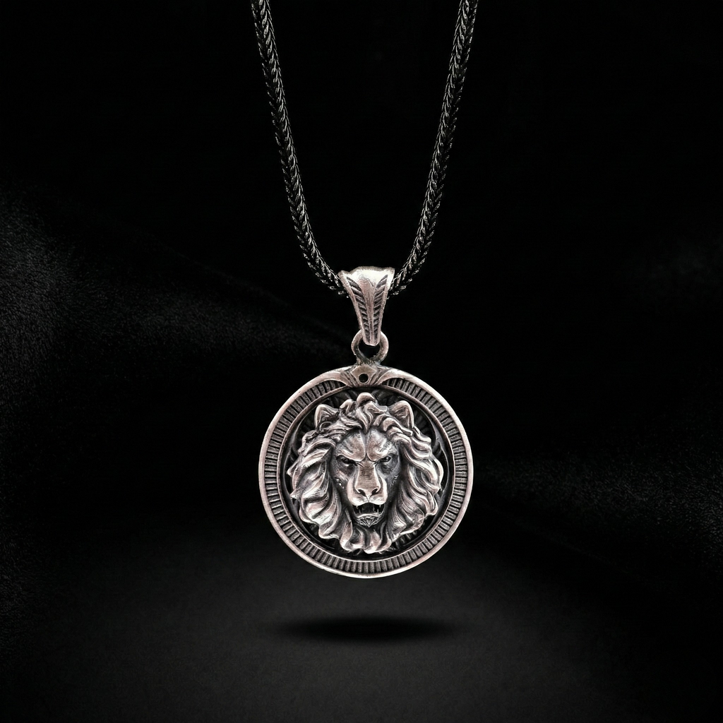 Aslan Kolye: Oksitli 925 Ayar Gümüş - Gotik Erkek Takısı