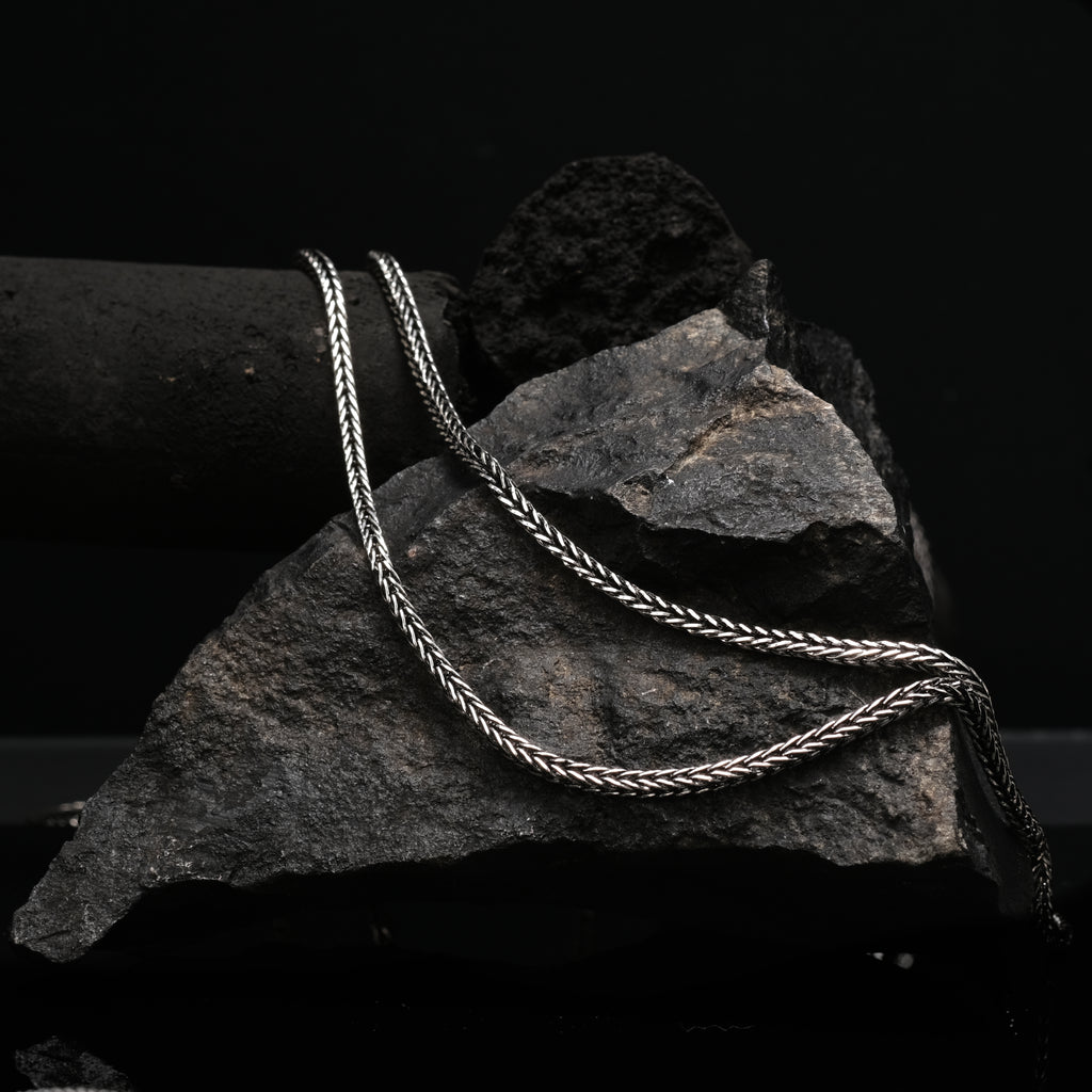 Aslan Kolye: Gotik Oksitli Gümüş - Erkekler İçin El Yapımı