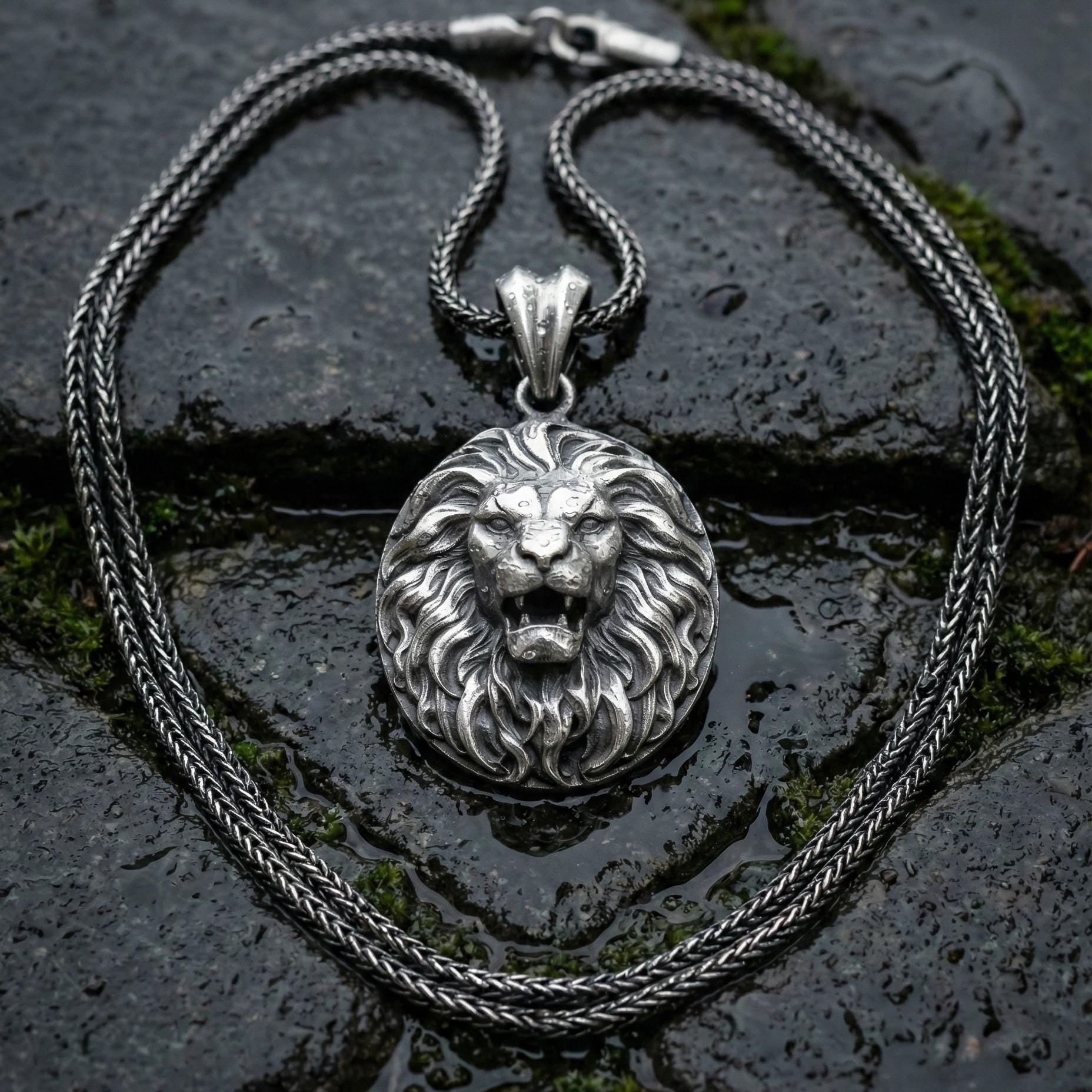 Aslan Kolye: Oksitli Gümüş - El Yapımı Erkek Takısı