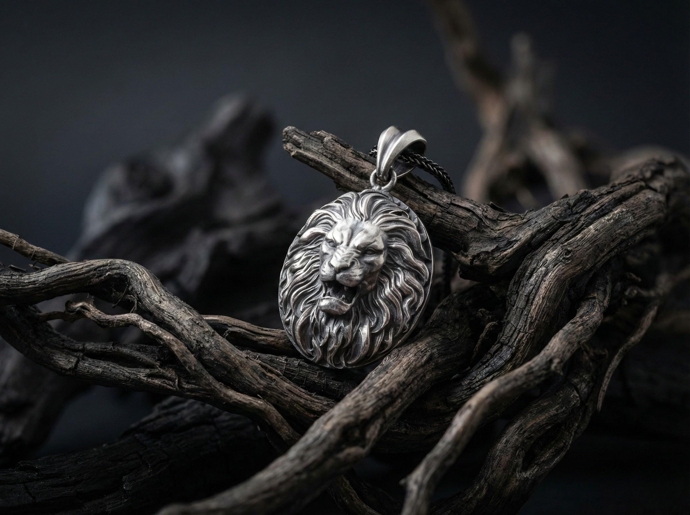 Aslan Kolye: Oksitli Gümüş - El Yapımı Erkek Takısı