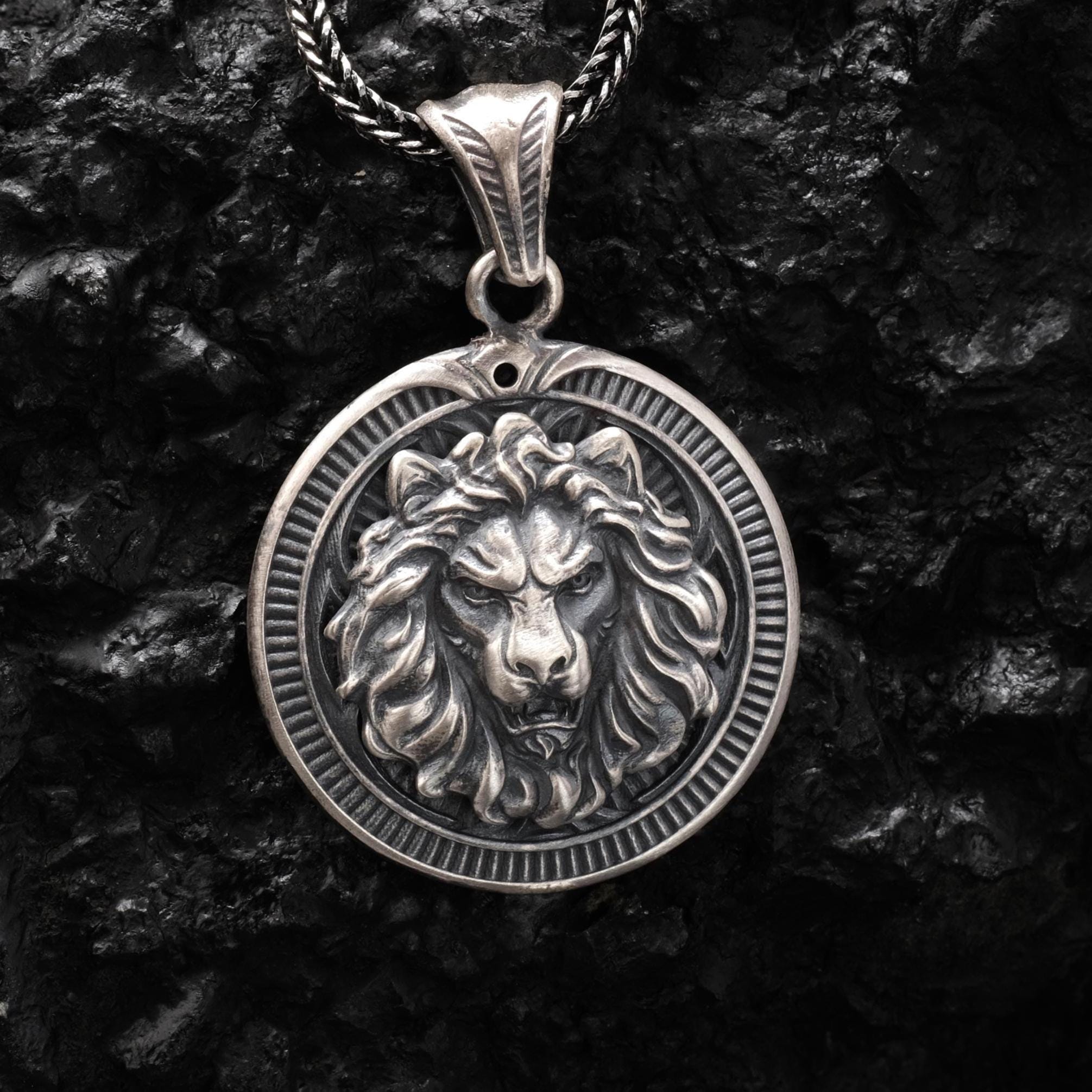 Aslan Kolye: Oksitli 925 Ayar Gümüş - Gotik Erkek Takısı