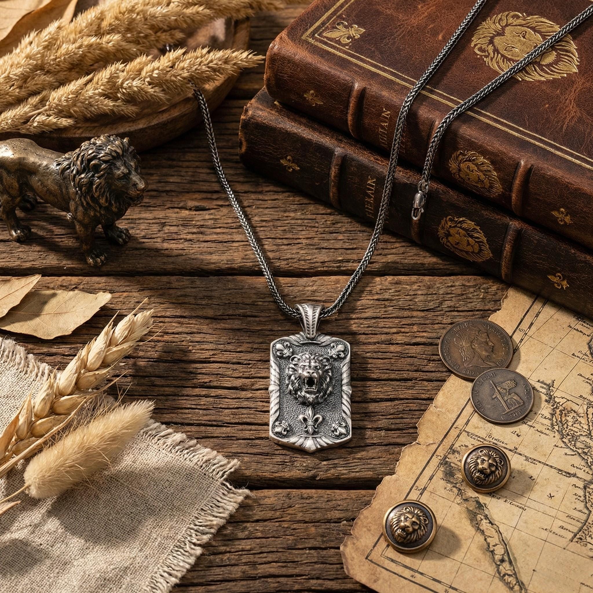 Aslan Kolye: El Yapımı Gotik Oksitli Gümüş Erkekler İçin