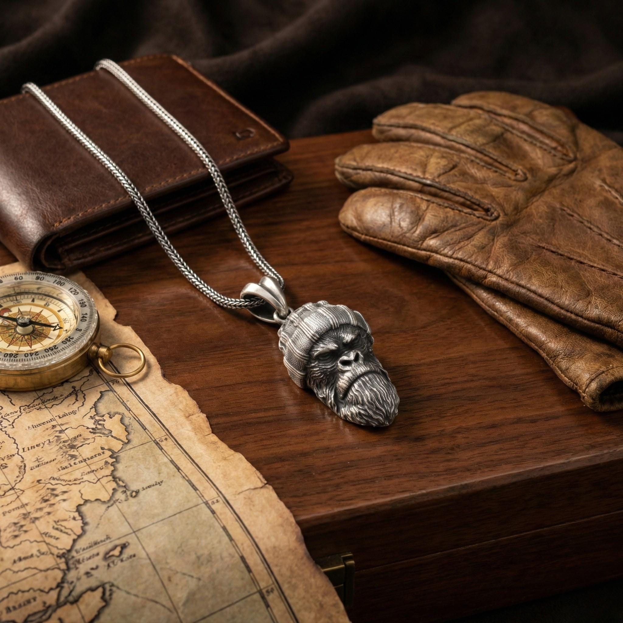 925 Ayar Gümüş Goril Kolye: El Yapımı Oksitli Erkek Kolyesi