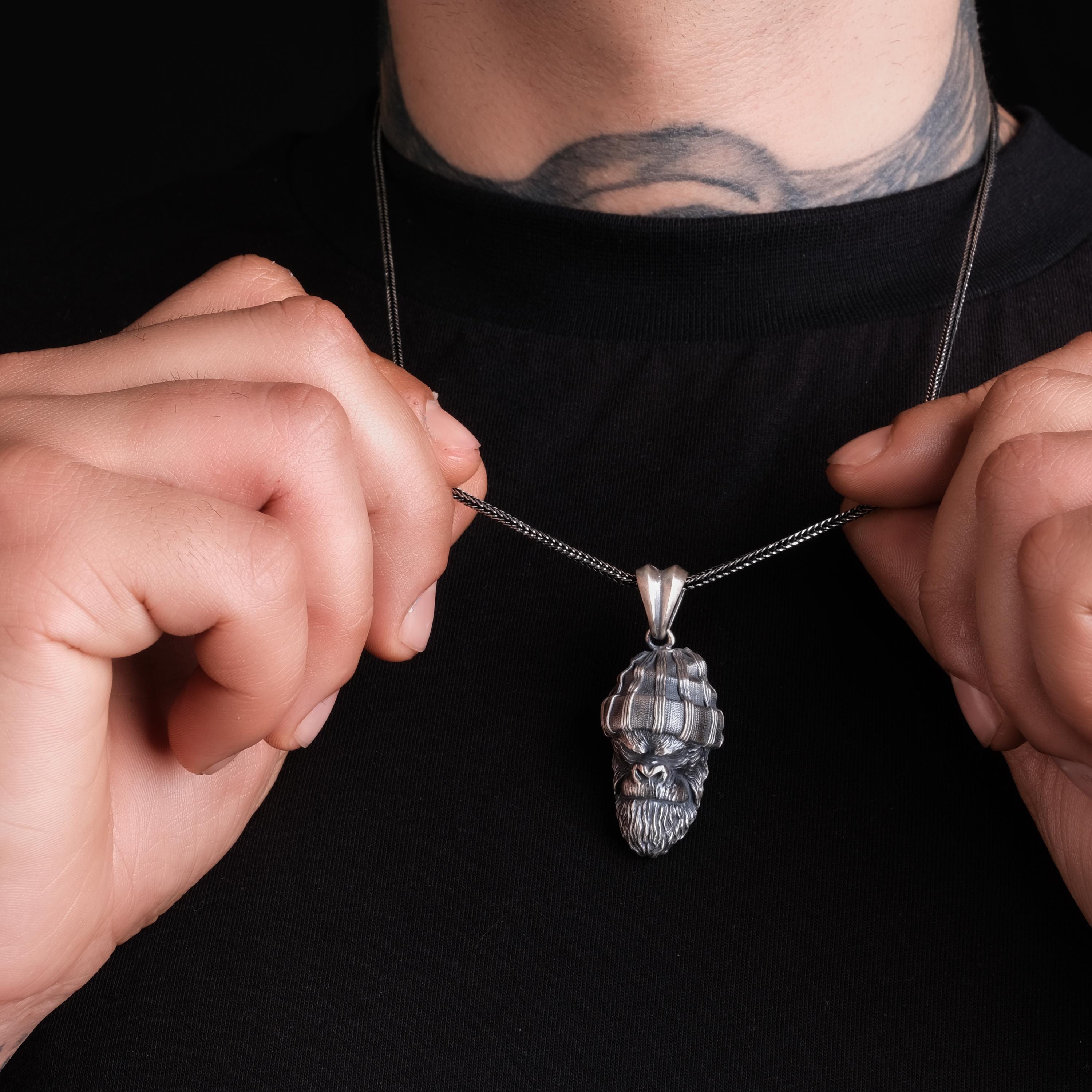 925 Ayar Gümüş Goril Kolye: El Yapımı Oksitli Erkek Kolyesi