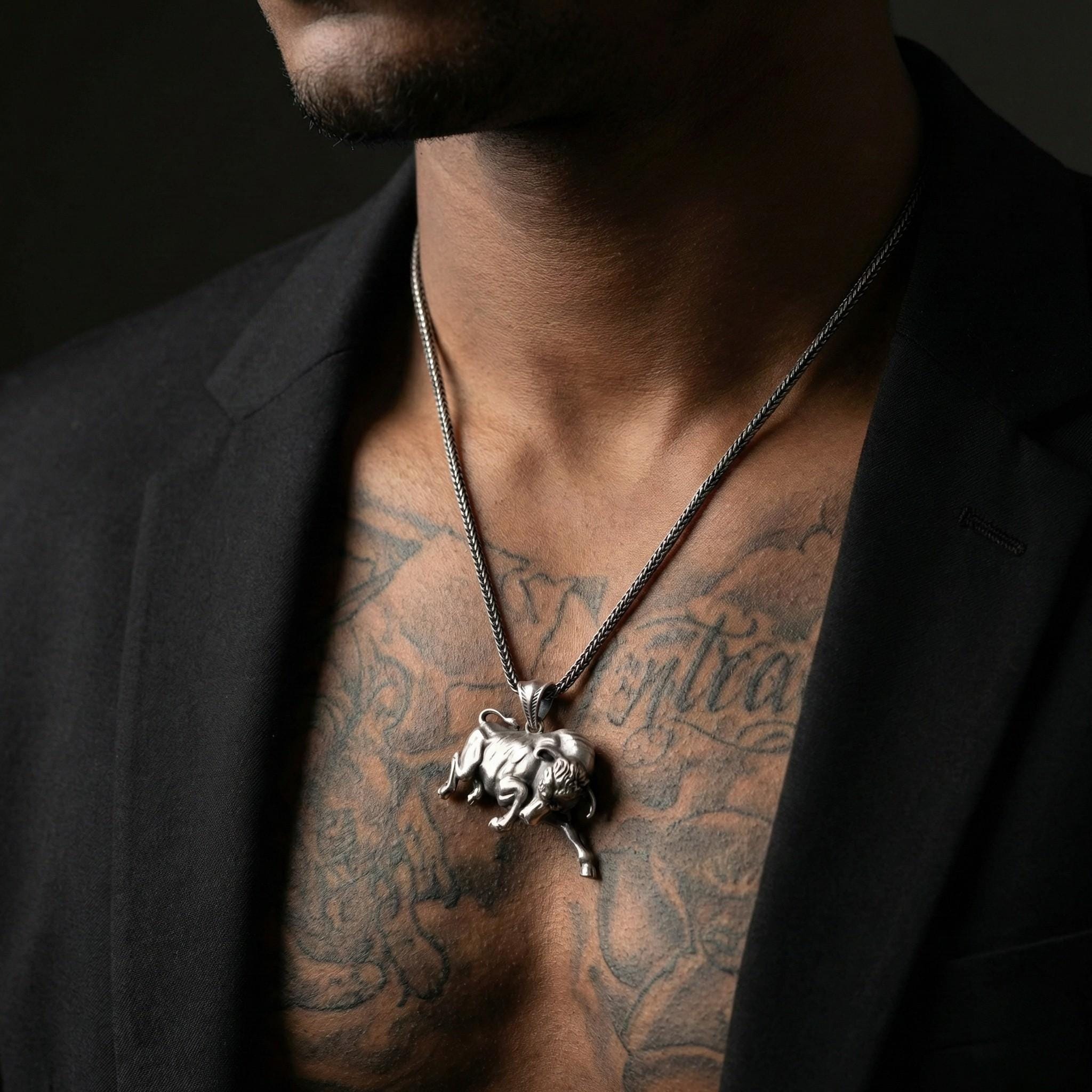 Oksitli Boğa Kolye Ucu - El Yapımı Gümüş Takı