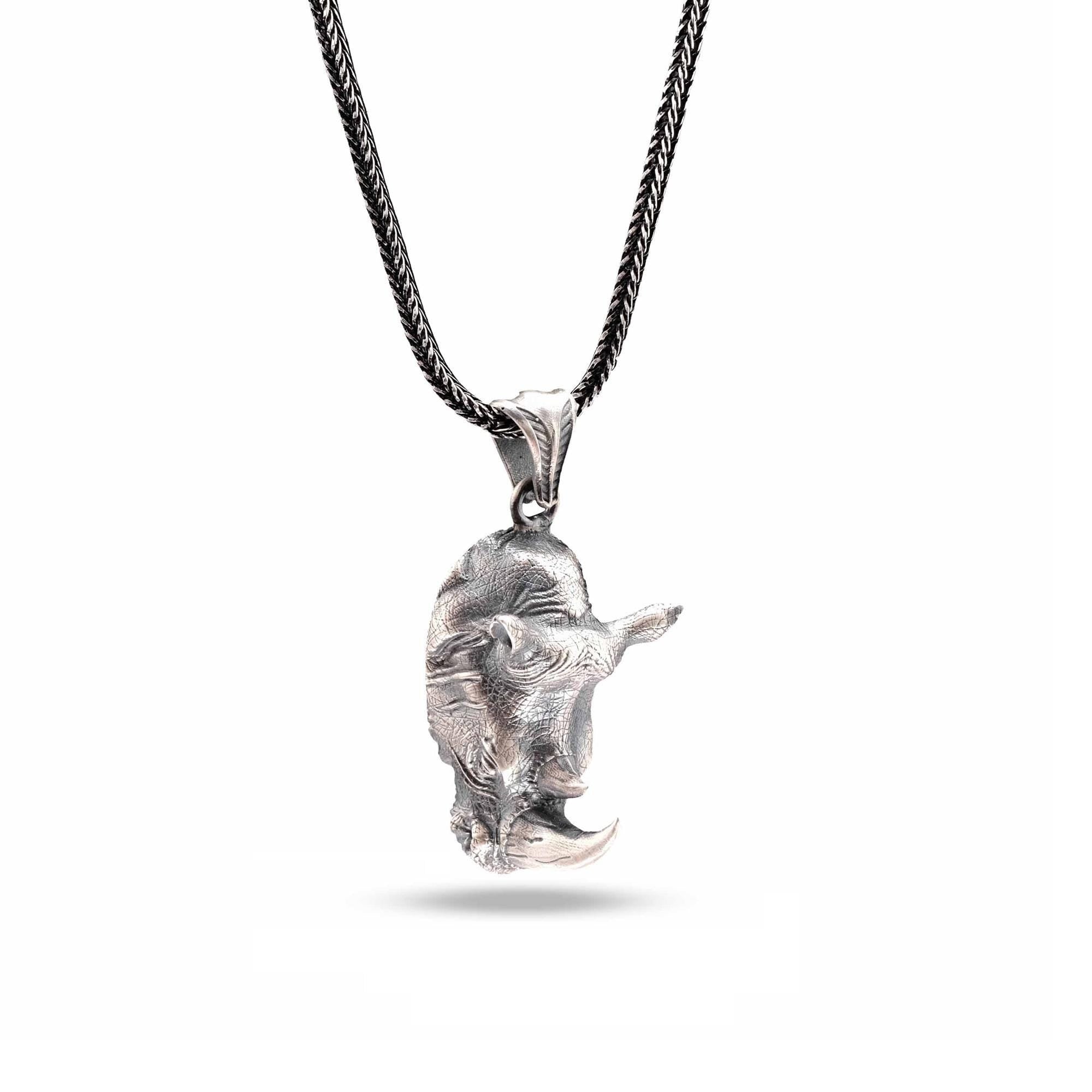 Oksitlenmiş Gümüş Gergedan Kolye Ucu: El Yapımı Gümüş Kolye