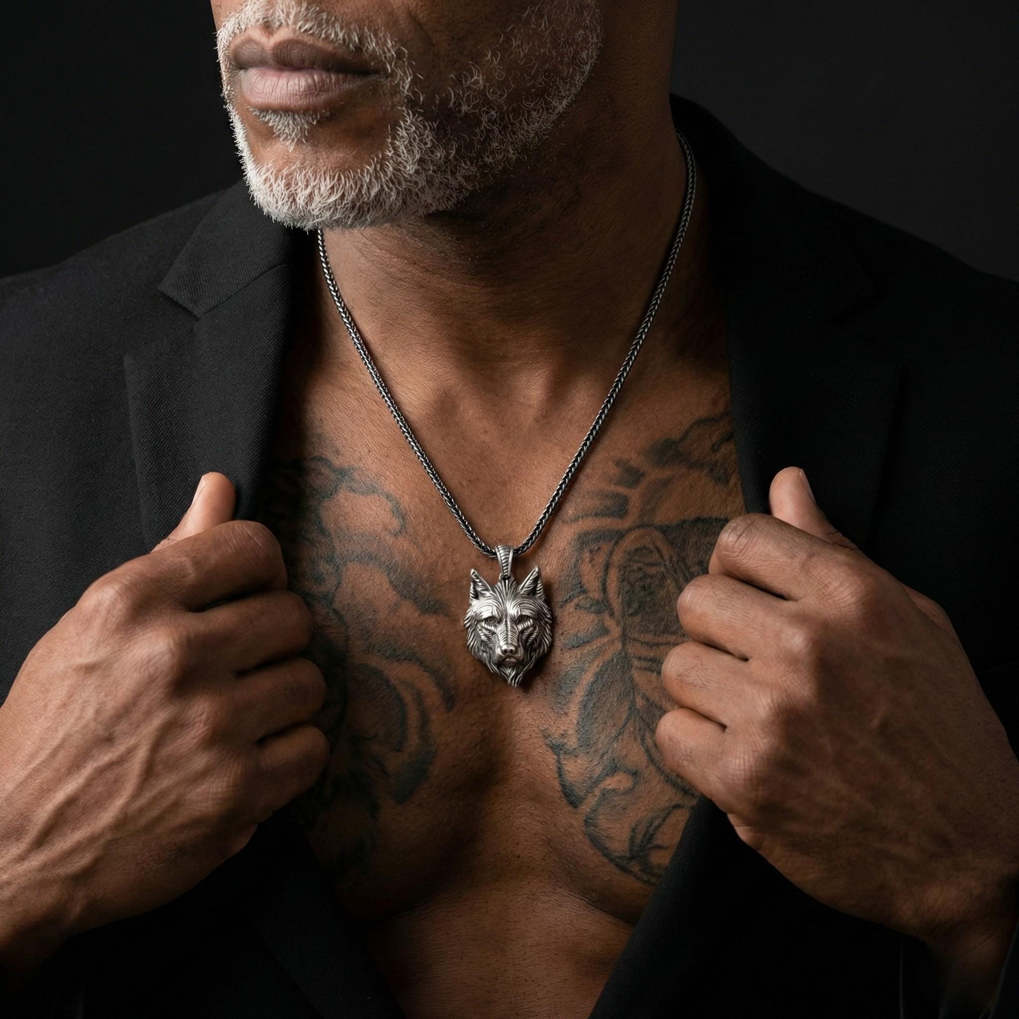 Kurt Kafası Kolye: El Yapımı Gümüş, Oksitlenmiş Gotik Tarzı