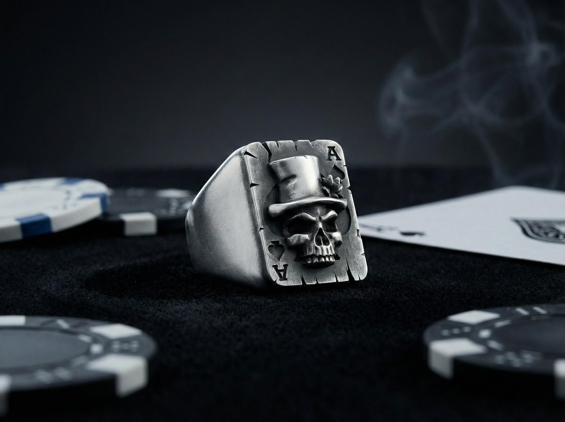 El Yapımı Maça Ası Kafatası Yüzüğü: Oksitlenmiş Gümüş Poker Mühür Yüzüğü