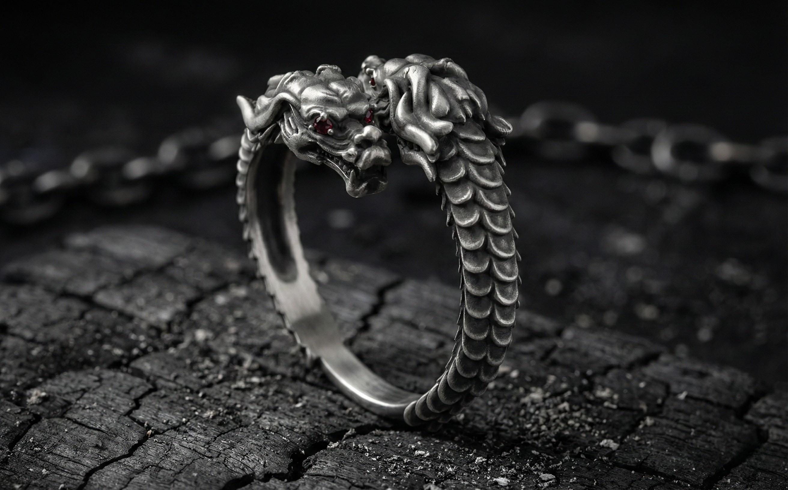 İkiz Ejderha Sargılı Yüzük – Kırmızı Gözlü Gümüş Fantastik Ejderha Yüzüğü