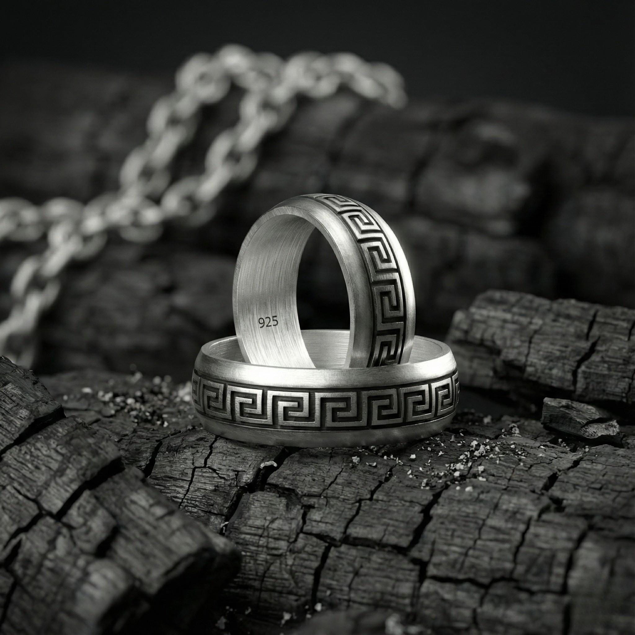 Yunan Anahtar Motifli Gümüş Yüzük – Çiftler İçin 925 Ayar Antik Desenli Takı