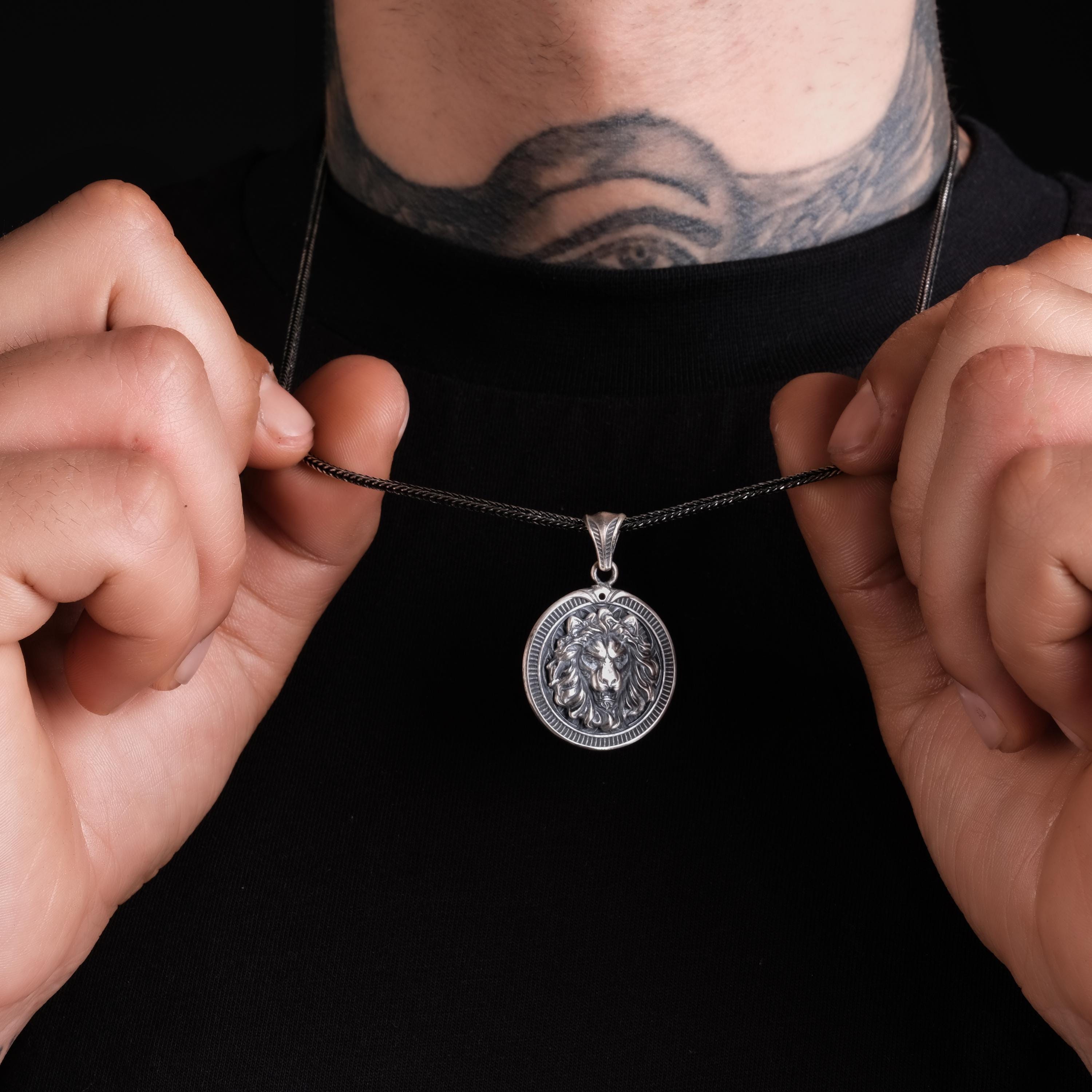 Aslan Kolye: Oksitli 925 Ayar Gümüş - Gotik Erkek Takısı