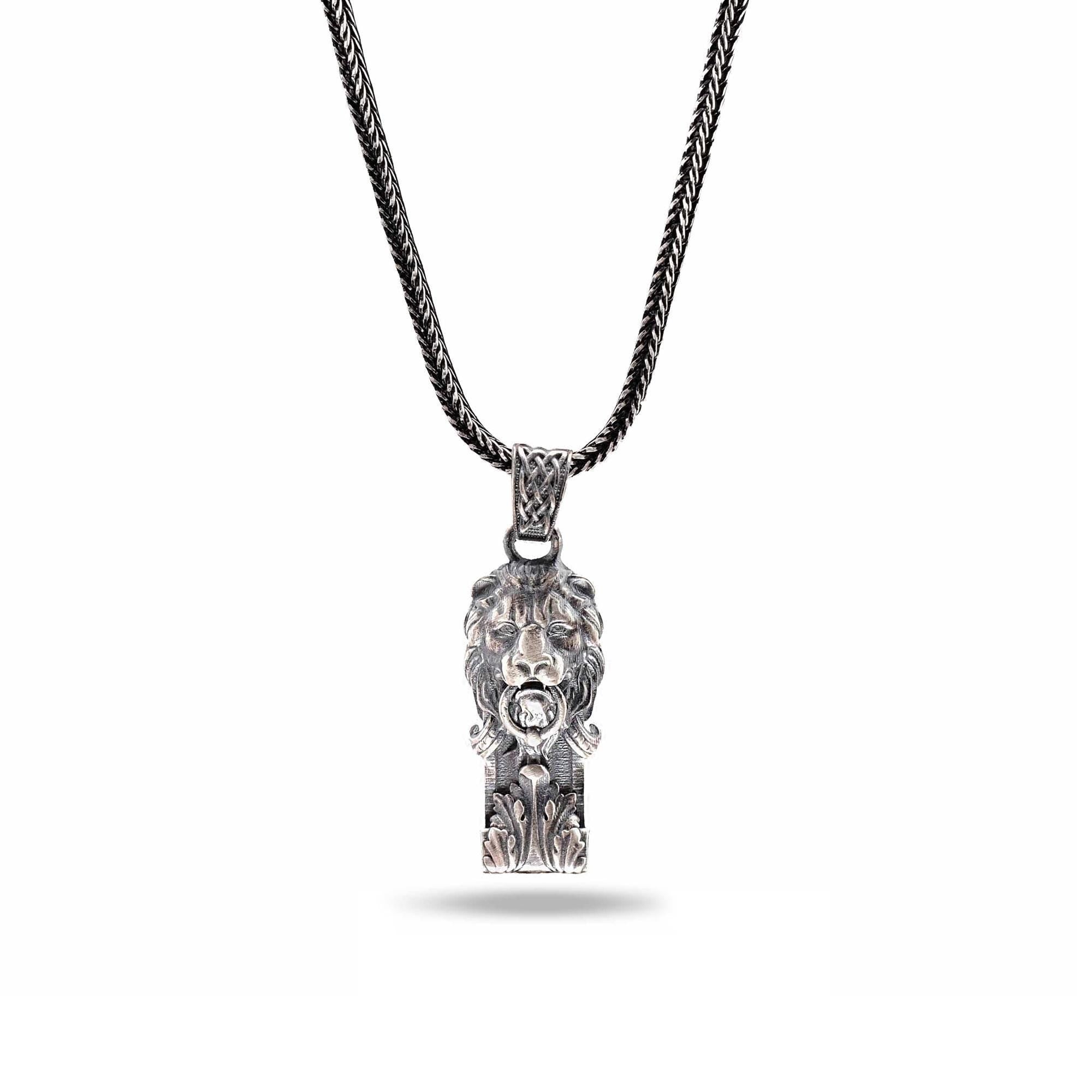 Oksitli Gümüş Aslan Kolye: El Yapımı Erkek Gotik Kolye