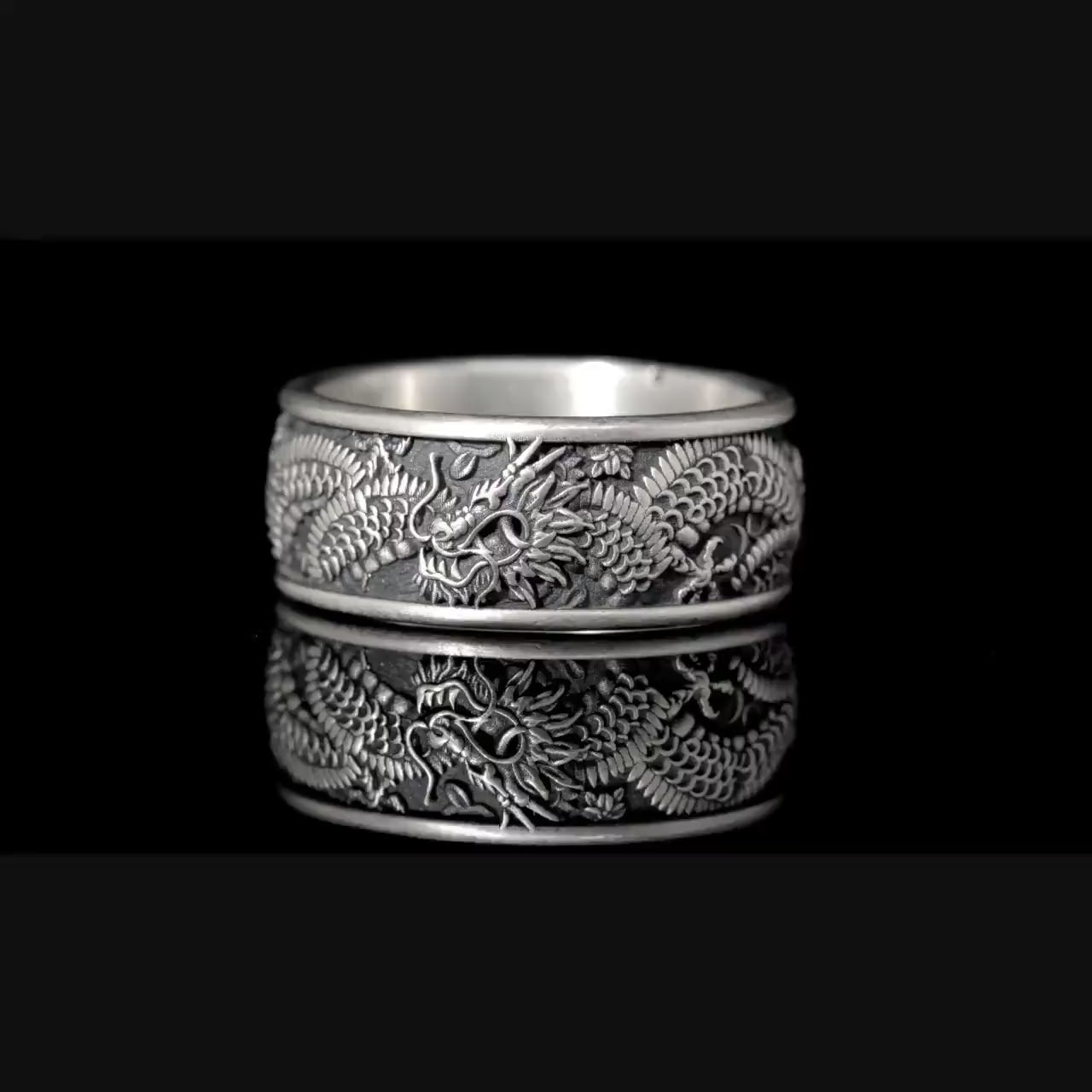 Gümüş Ejderha Yüzüğü, Oksitlenmiş Gotik Tarzı